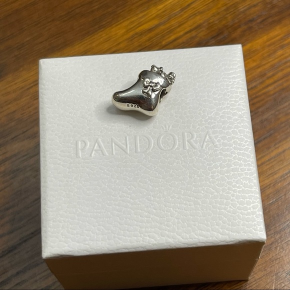 Stocking Pandora Charm - Picture 3 of 4